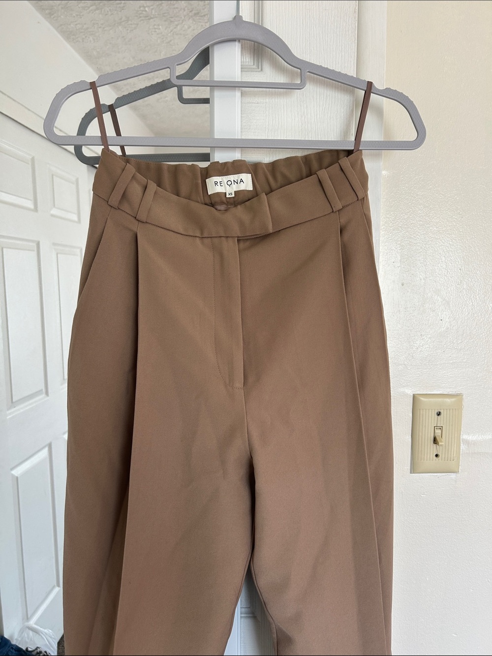 Re Ona Women’s Tan Pants